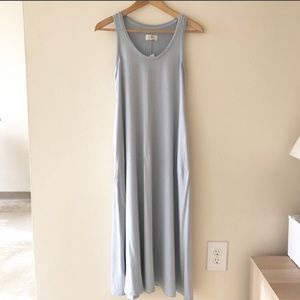 NWT Lou & Grey SignatureSoft Midi Dress